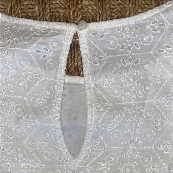 Vineyard vines Elegant White Eyelet Dress sz Med - Picture 8 of 10